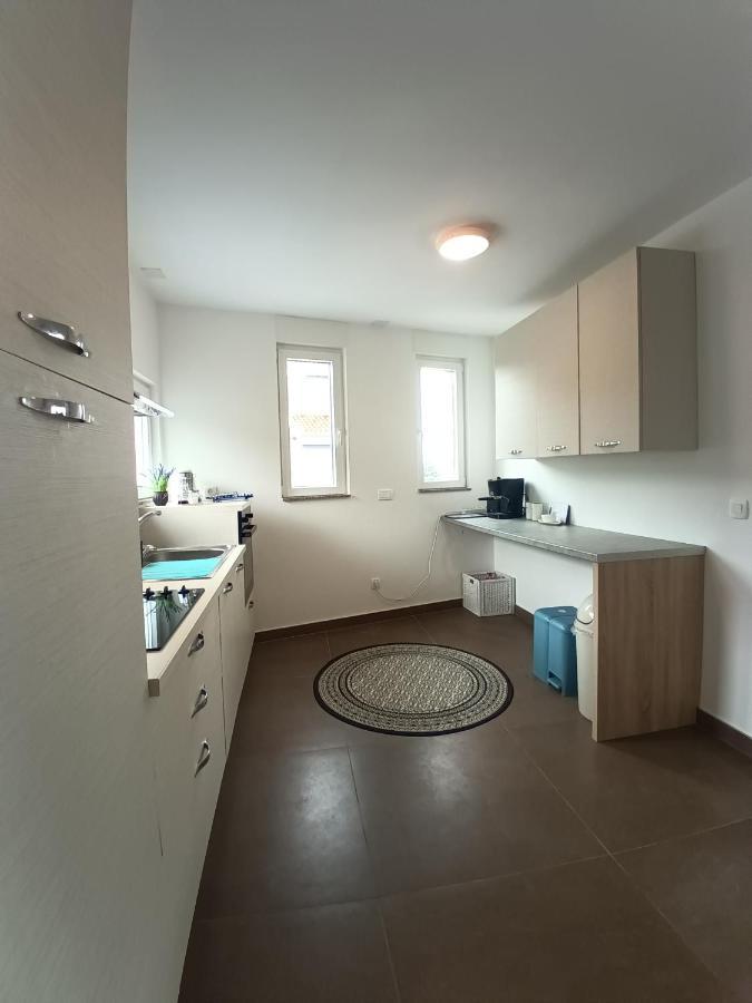 Krmpote-Vodice Searenity Pool Suite - Seafront מראה חיצוני תמונה